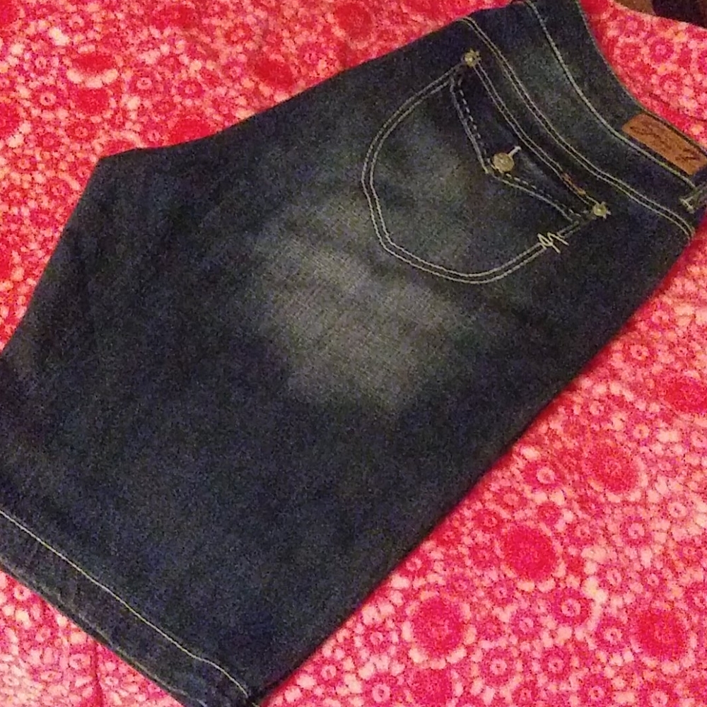 Seven7 shorts - Picture 2 of 6